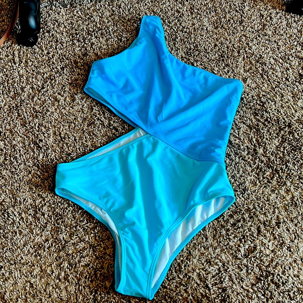 one piece bathing suit